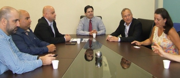 Reitor da FURB recebe visita do presidente do CRA-SC