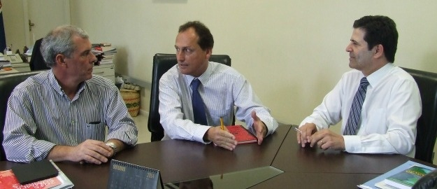 Consul britânico visita a Reitoria