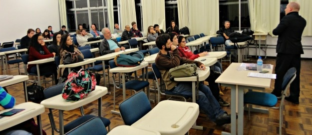   Alunos do Direito debatem seletividade do controle penal