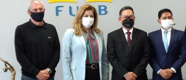 FURB recebe visita de embaixador da Indonésia 
