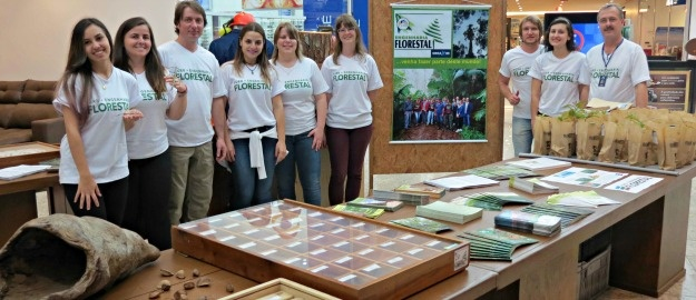 Sucesso na exposição da Engenharia Florestal