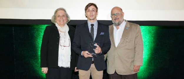 Aluno recebe medalha de Bronze no concurso Idea Brasil