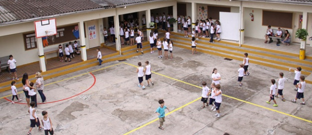 Dissertação avalia a experiência da "escola sem fronteiras"