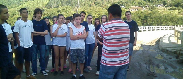 Alunos da ETEVI visitam aldeia em José Boiteux
