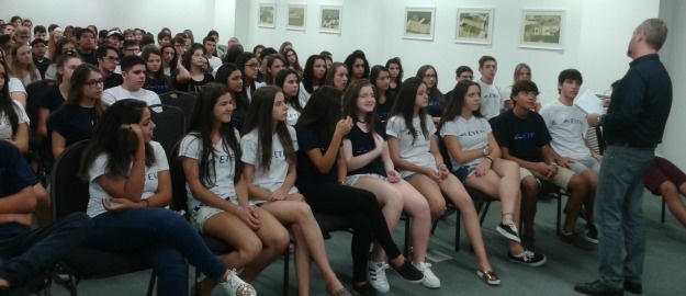 ETEVI inicia ano letivo com boas-vindas aos alunos