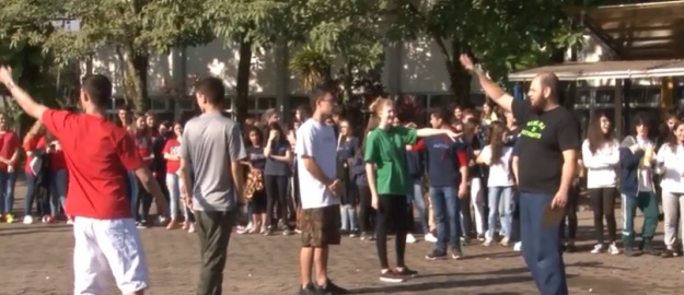 Gincana e novo intercambista marcam Dia do Estudante