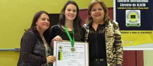ETEVI recebe premiação internacional de Literatura