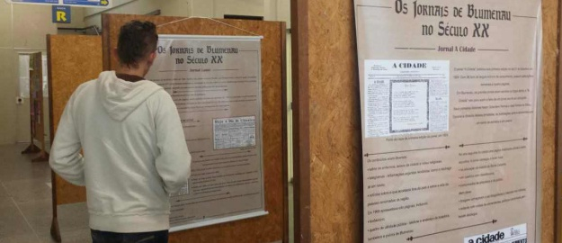 Exposição conta a história dos jornais de Blumenau