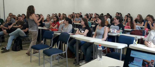 Farmacêutica fala sobre atuação em organização humanitária