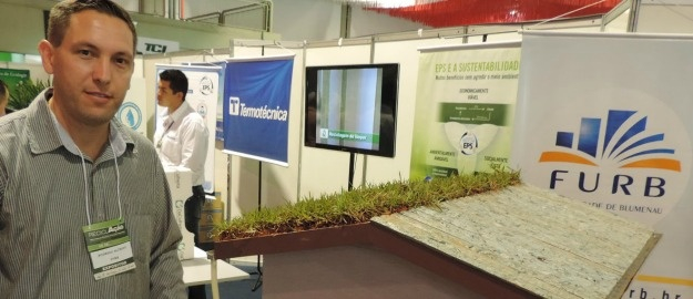 FURB apresenta telhado verde na feira Reciclação