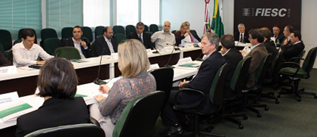 Professor representa FURB em Conselho de Economia da FIESC