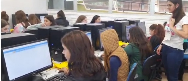 Meninas Digitais FURB participam de evento em Itajaí 