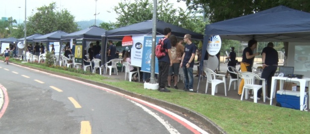 FURB expõe potencial a 1500 pessoas no parque