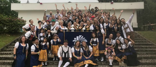 FURB faz última participação nos desfiles da Oktoberfest