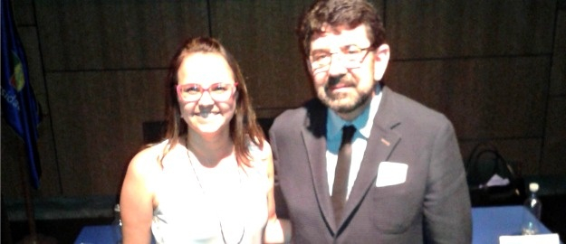 Professora da FURB expõe trabalho em seminário internacional