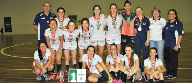 Handebol fecha o ano em alta e mira novos talentos