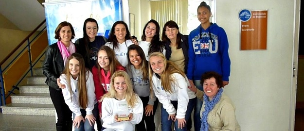 Handebol feminino da ETEVI é campeão do JESC 2014
