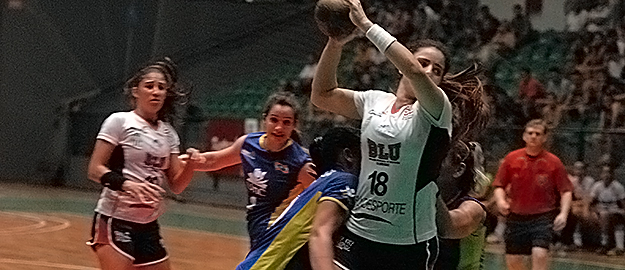 Handebol feminino faz ajustes para o segundo jogo da semifinal da Liga Nacional