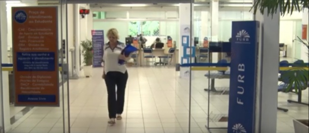 FURB Idiomas está na Praça de Atendimento ao Estudante