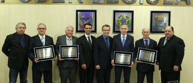 Professor da FURB recebe título de Cidadão Blumenauense