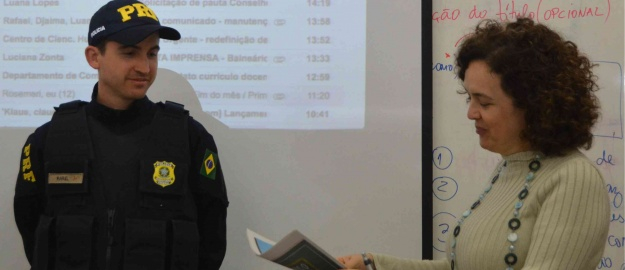 Alunos de Jornalismo da FURB produzem caderno colaborativo