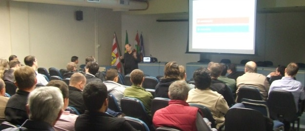 FURB sedia Workshop de Tecnologia