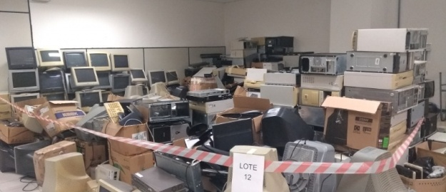 Objetos acumulados vão a leilão, lances até 12 de fevereiro