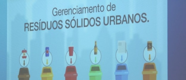 Não produção do  lixo em debate no PET Biologia