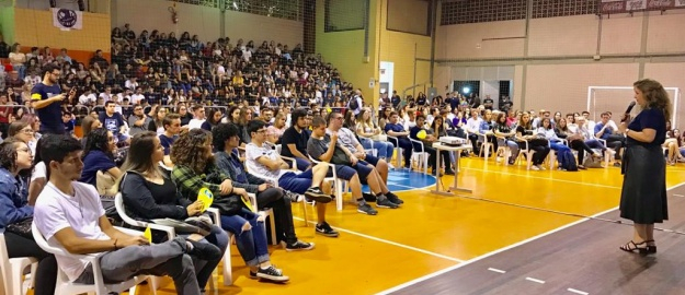 Aulas recomeçam na FURB depois da recepção aos calouros