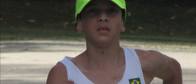 Blumenauenses participam de campeonato de atletismo