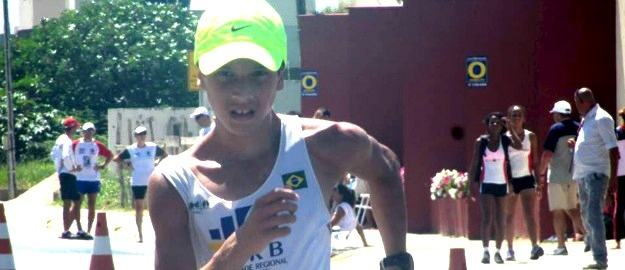 Marchador da FURB é bicampeão brasileiro em São Paulo