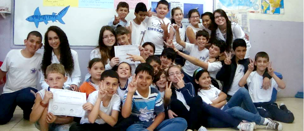 Medicina Veterinária realiza ação na Escola Municipal Felipe Schmidt