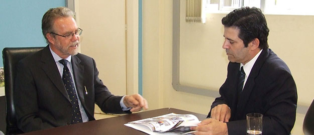 Professor de universidade alemã visita a Reitoria   