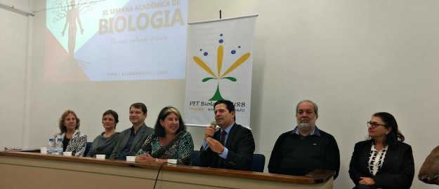 PET Biologia comemora 20 anos e homenageia Zelinda