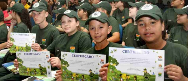 Aluna de Biologia participa de projeto da Polícia Ambiental