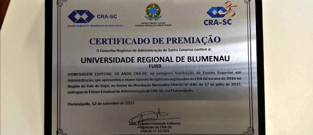 FURB homenageada pelo curso de Administração