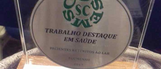 Acadêmicas de Enfermagem são homenageadas em evento