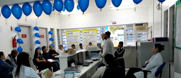 Acadêmicas de Psicologia inovam no Agosto Azul