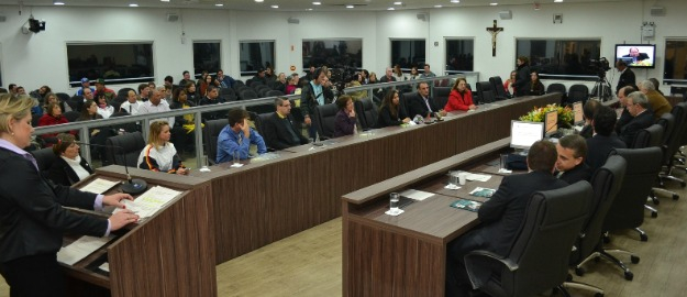 Biblioteca da FURB é homenageada na Câmara de Vereadores de Blumenau