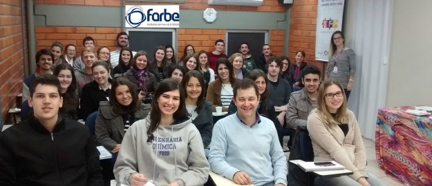 Estudantes de Engenharia Química realizam visita técnica  