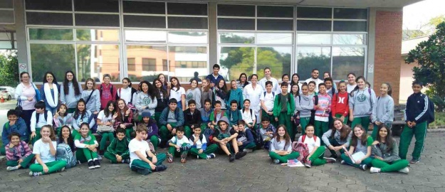 Alunos de escola municipal fazem atividade na FURB