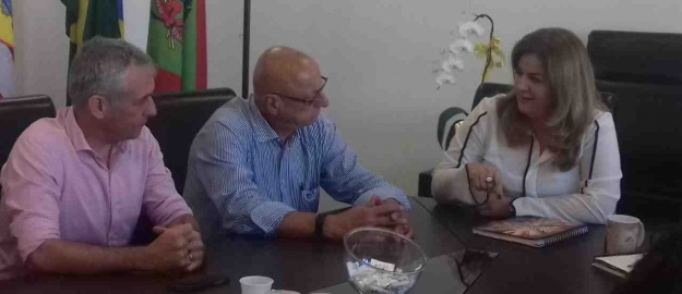 Senador Amin e deputada federal visitam a FURB