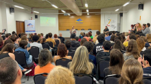 Arte na Escola Polo FURB reúne artistas e educadores em formação continuada