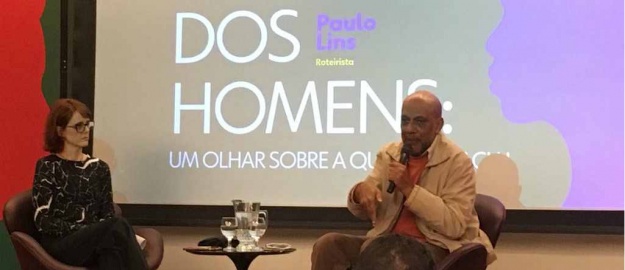 Jornalista oferece aulas de xadrez em restaurante vegetariano no