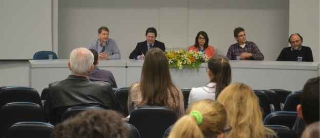 Estudantes de Guabiruba são premiados durante sessão da Câmara de Vereadores